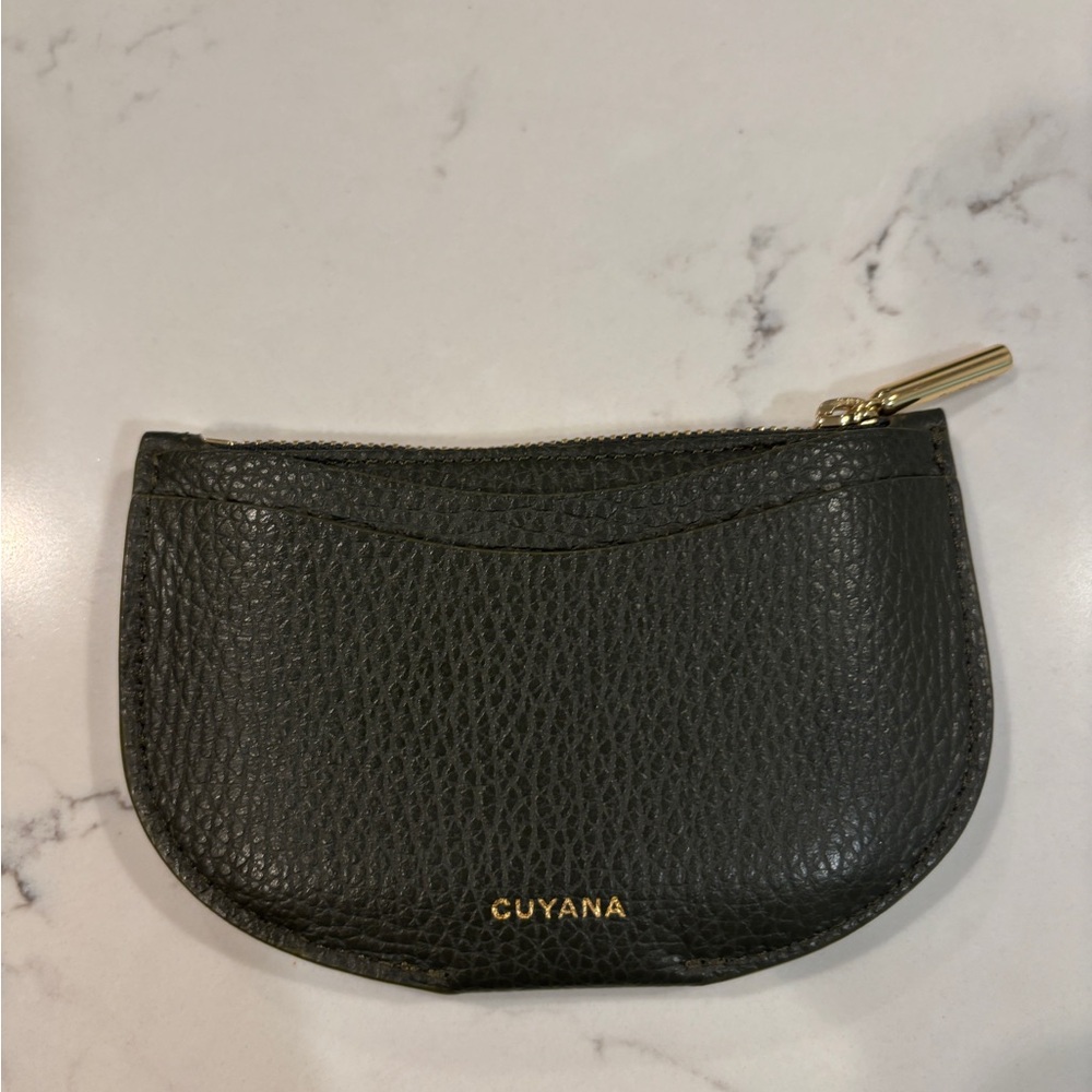 Cuyana Olive Green Leather Wallet with Gold Zipper